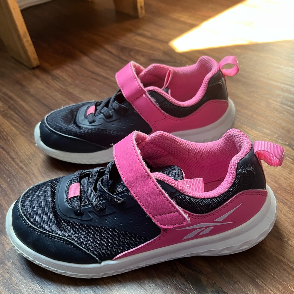 Reebok Girls’ Sneakers | Size 2 Little Girls | Black & Pink